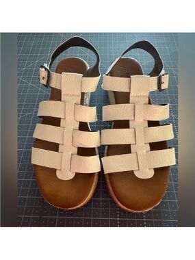 Blowfish Sandals size 10! Gently worn!